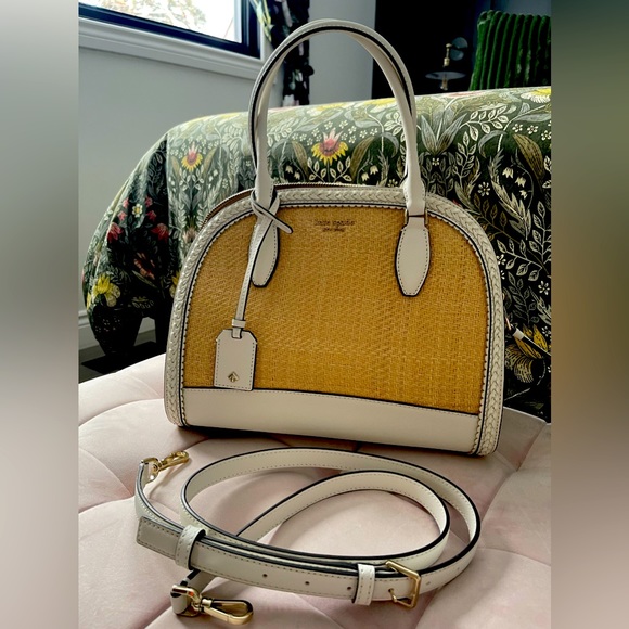 Kate Spade purse - worn once - Picture 6 of 10